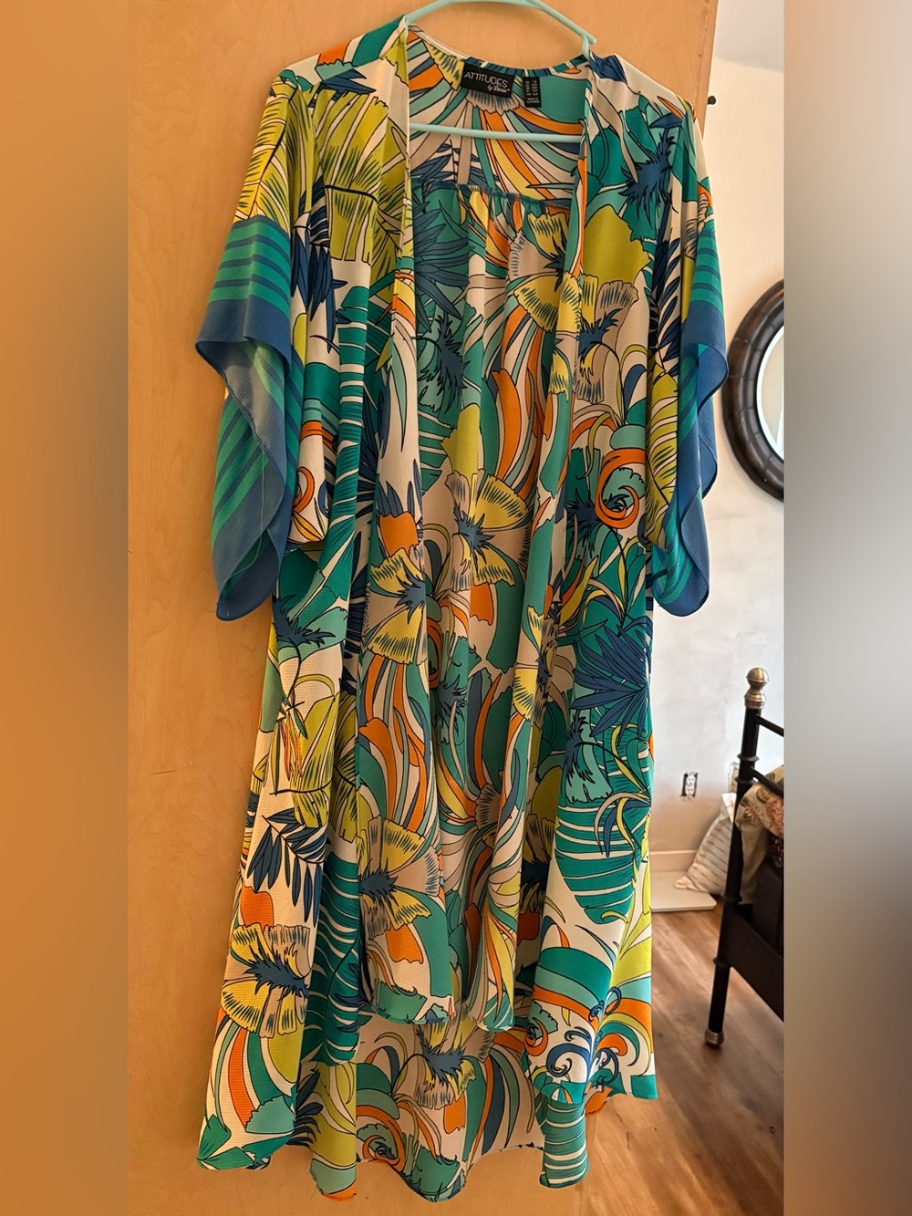 Attitudes by Renee Tropical kimono